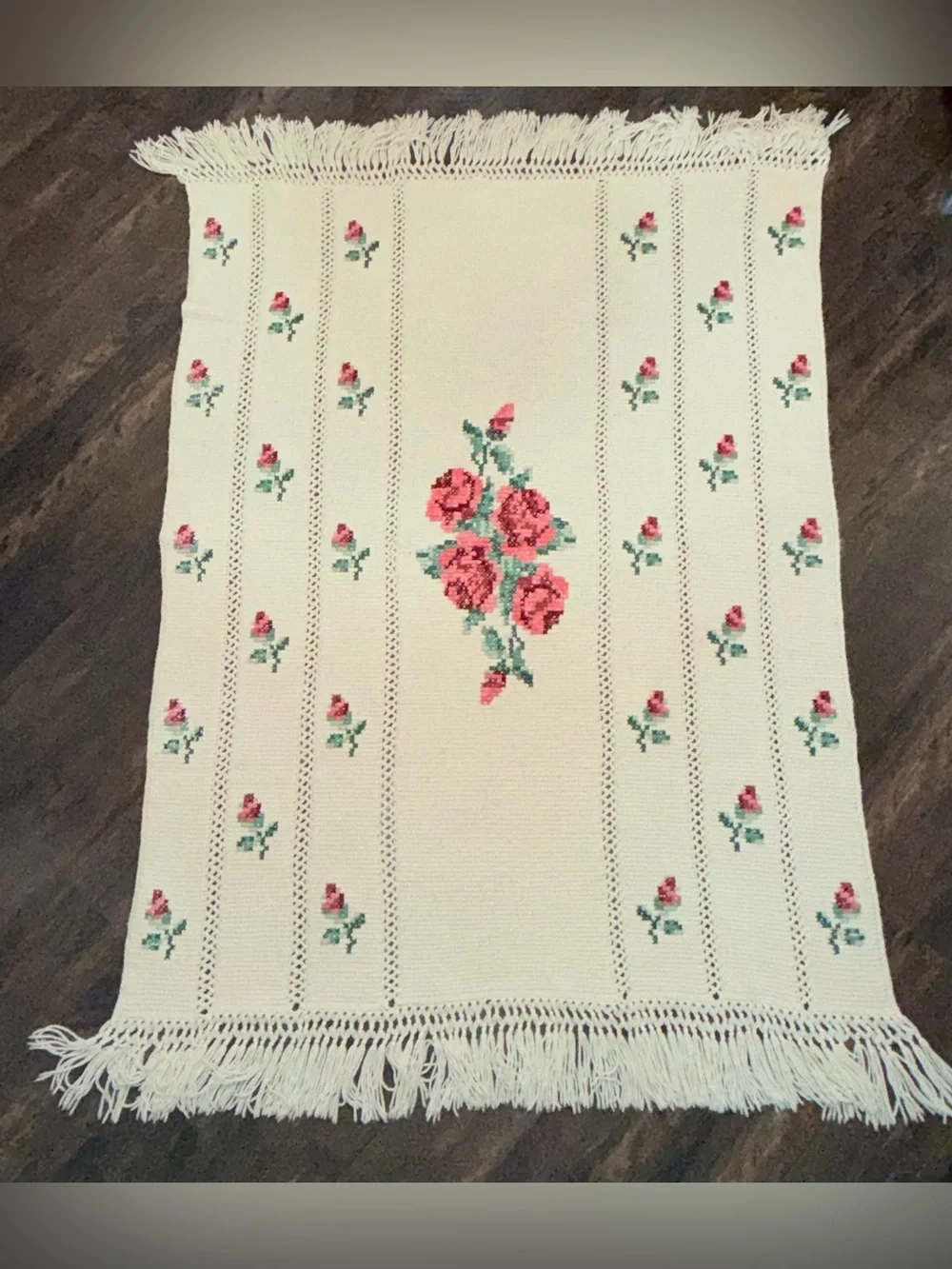 Vintage hand made throw blanket rose buds